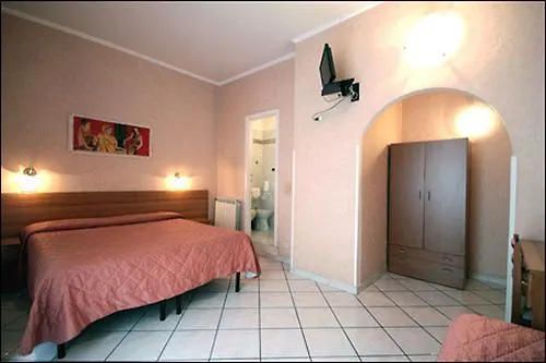 Otel Clarin Roma